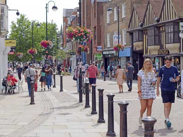 Uxbridge BID upgrade to Smart Radio